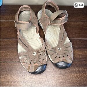 Keen Rose sandals size 10.5 or Euro 41.